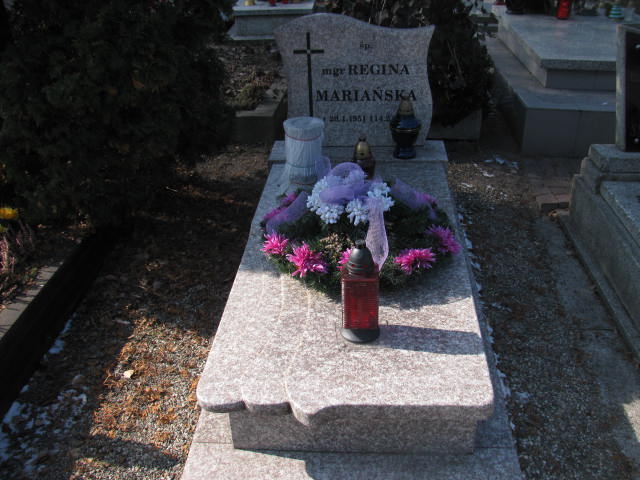 Grób Regina Mariańska