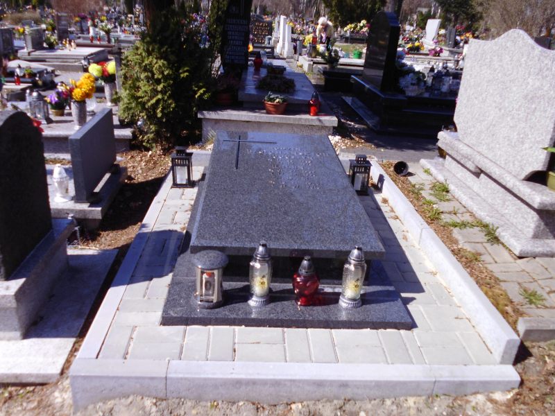 Grób Adam Barchański