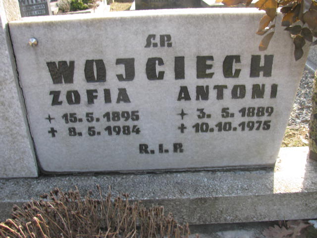 Małgorzata Łakomy 1955 Katowice - Grobonet - Wyszukiwarka osób pochowanych