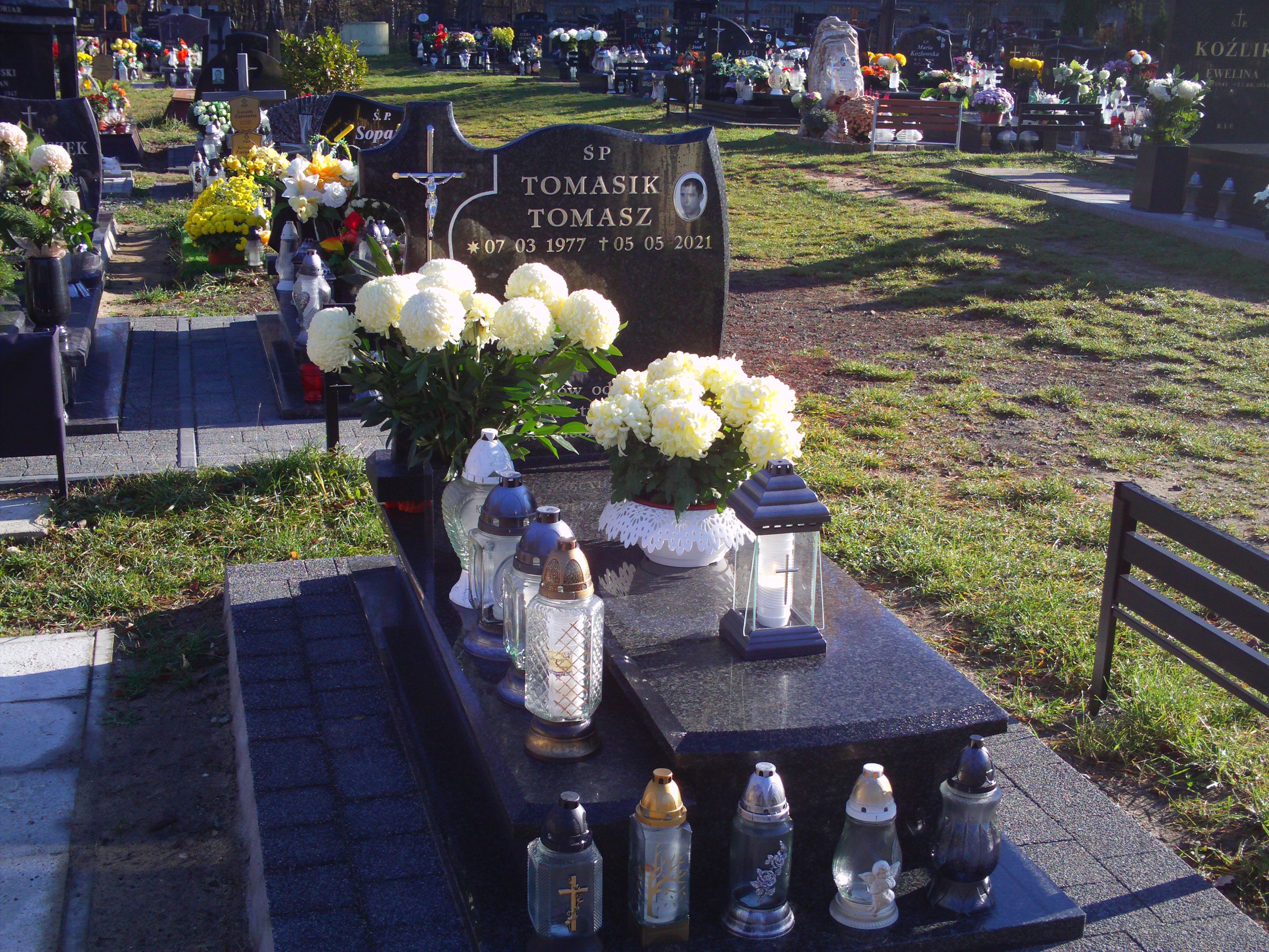 Tomasz Tomasik 1977 Katowice - Grobonet - Wyszukiwarka osób pochowanych